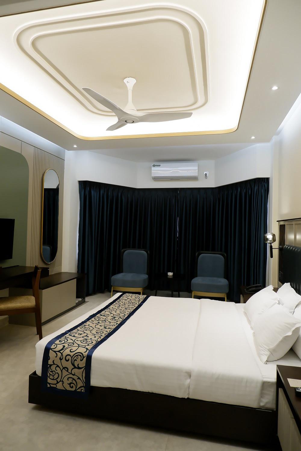 Honeymoon Suite 3