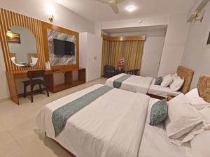 Deluxe Family Suite (4 Person) 2