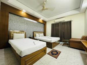 Super Deluxe Triple with Balcony 2