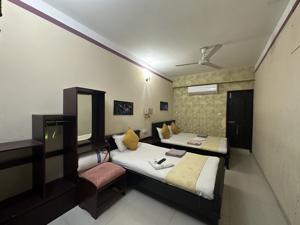 Royal Family Suite 3