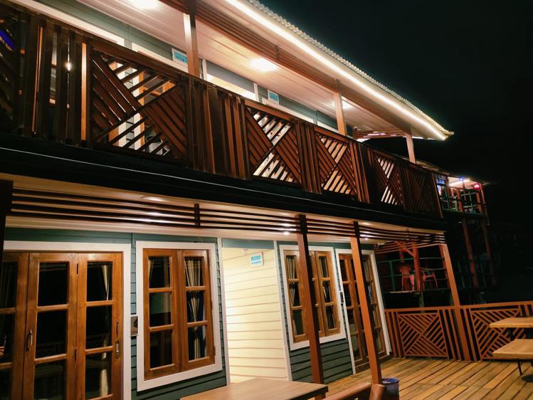 Gallery 6