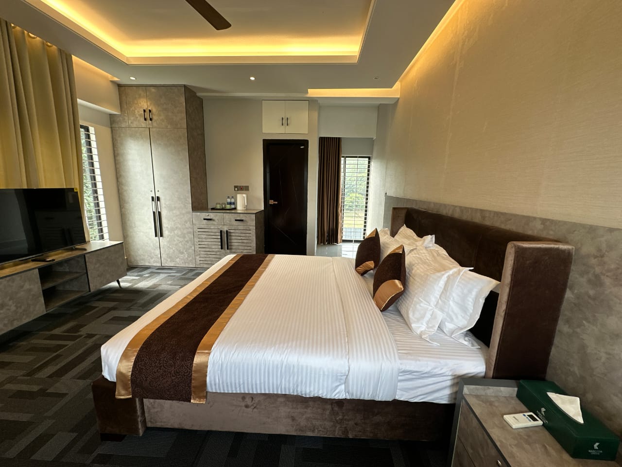 Executive Room 4